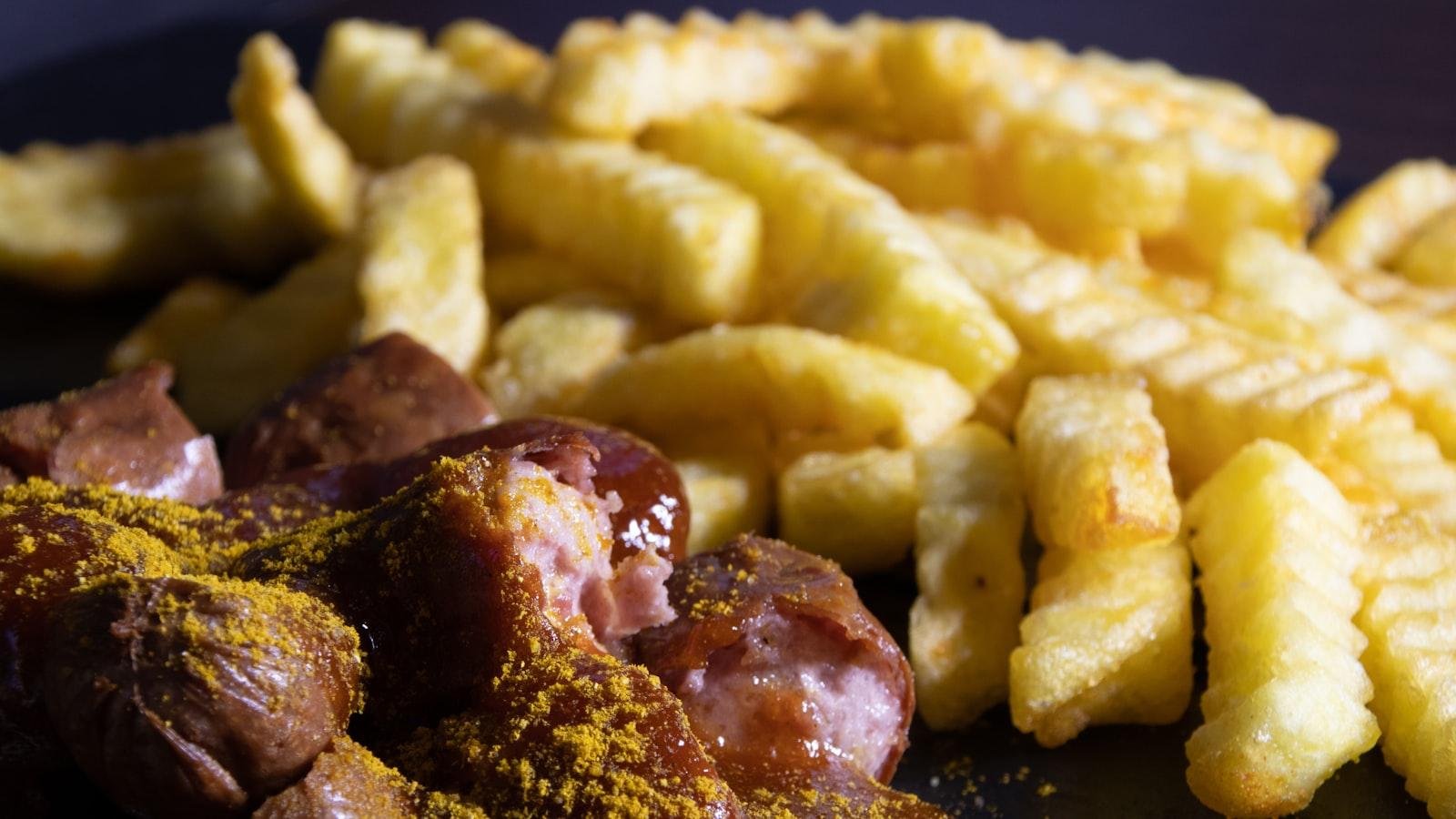 The ⁣Historical Origins of Currywurst: A Delectable Journey through Time