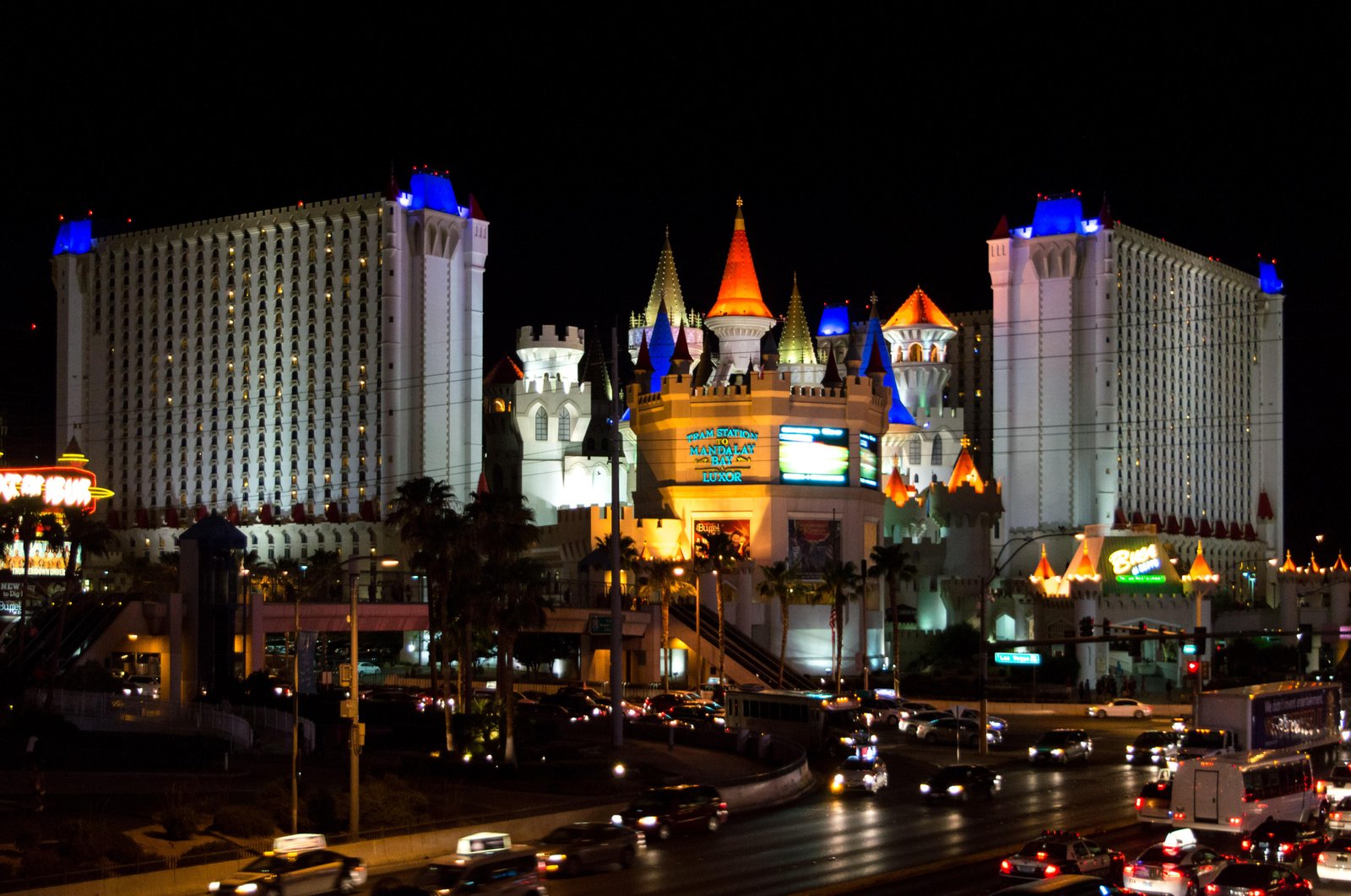 The Excalibur Buffet: A ⁢Taste ‌of Vegas Extravagance